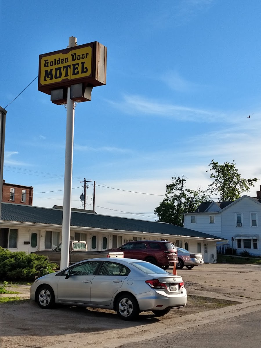 Golden Door Motel
